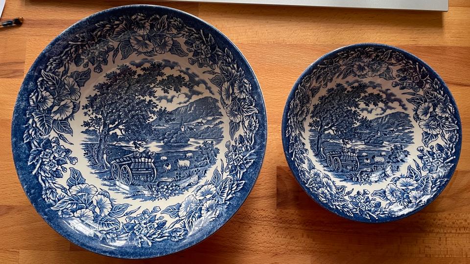 2x EIT Ltd England Schüsseln Holzkarren blau aus Porzellan in Berlin