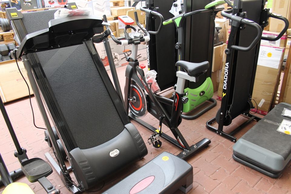 Sportgeräte, Fitness, Heimtrainer, Rudergerät,Ergometer, Laufband in Berlin