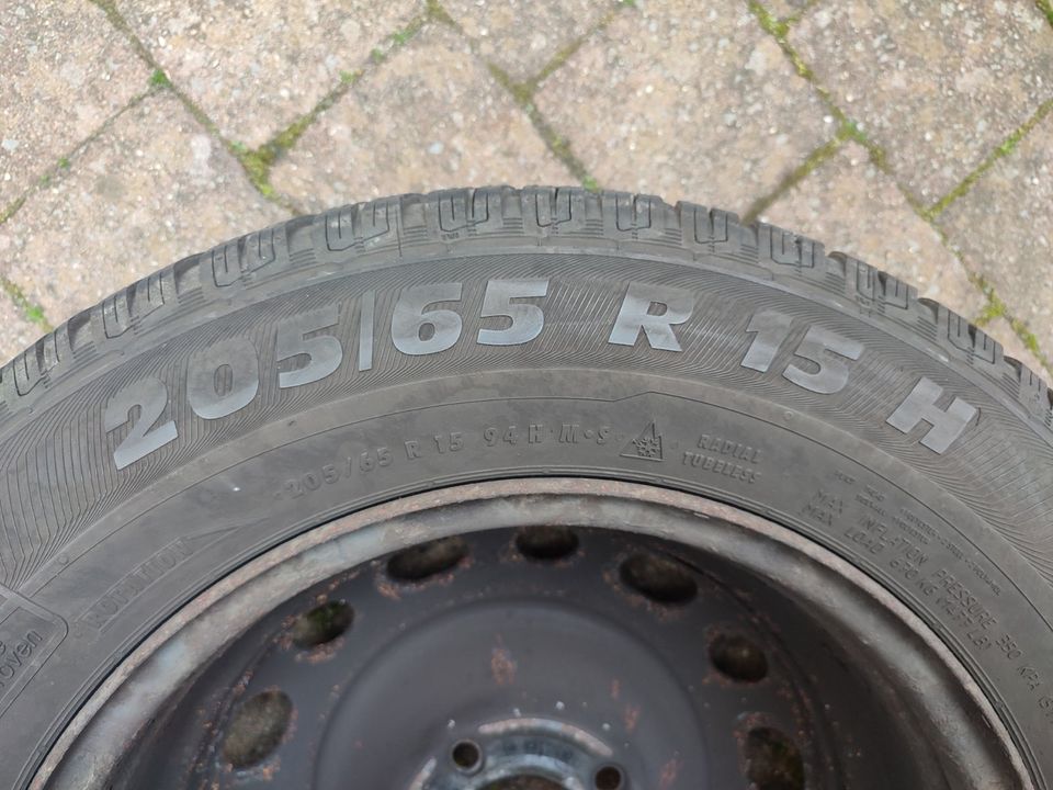 Winterreifen Reifen 4 Stück 205/65 R15 in Lübeck