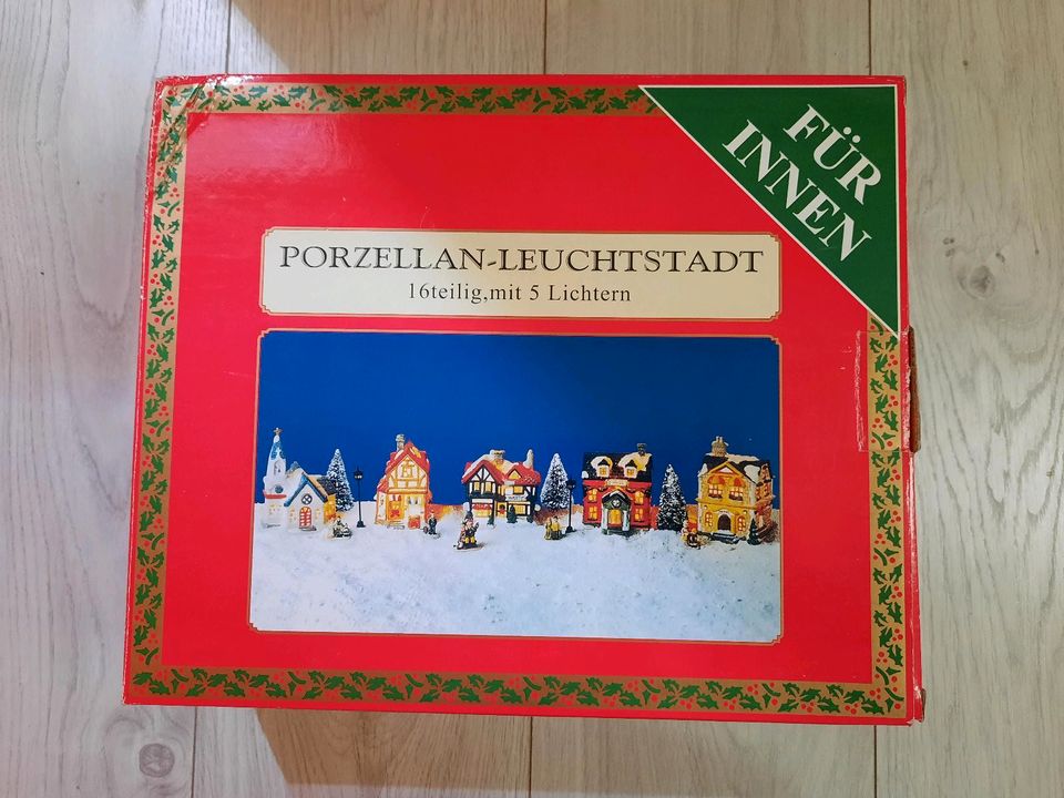 Porzellan Leuchtstadt, 5 Häuser, Weihnachtsdorf, Deko in Hamburg