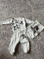 Mischung Baby Kleidung Set Body kurzarm Hose Jacke Strickjacke 56 Nordrhein-Westfalen - Gladbeck Vorschau