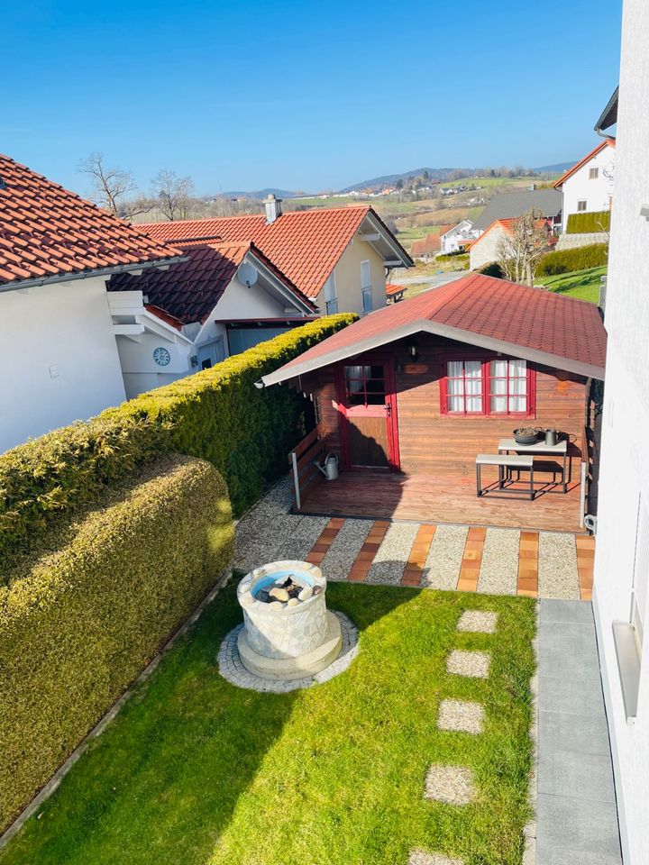 Renoviertes Haus (2/3) zur Miete. Ideal für eine große Familie. Mit Gartennutzung und riesiger eingerichteter Terrasse. Über 200 QM WFL | 6-Zimmer | über 30 QM Nutzfläche in Waldkirchen