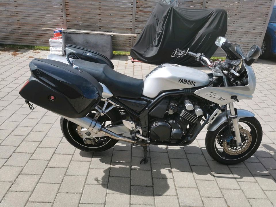 Yamaha fzs 600 in Vohburg an der Donau