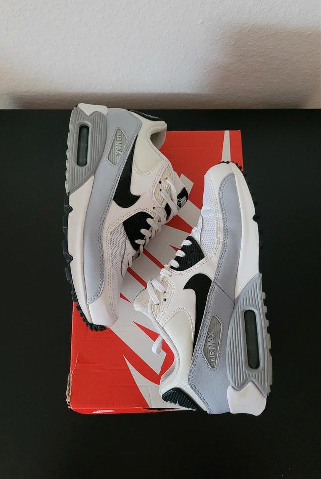 Nike air max 85 essential hot sale