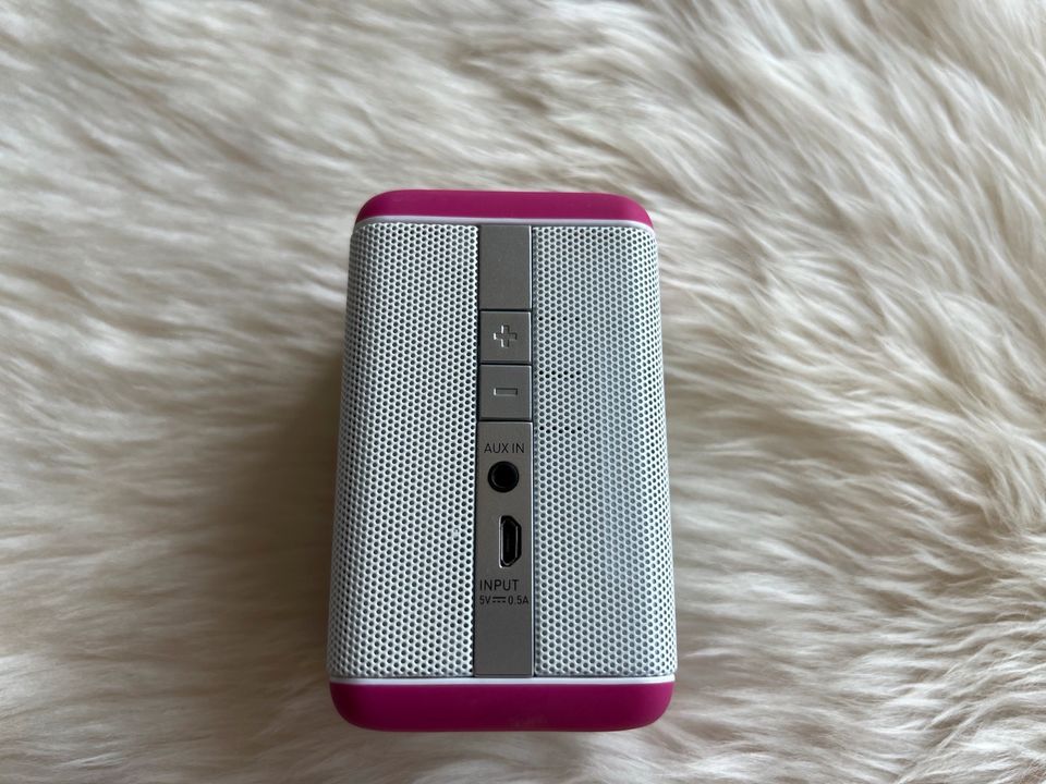 Grundig GSB 110 Bluetooth Lautsprecher pink weiß in Bremerhaven