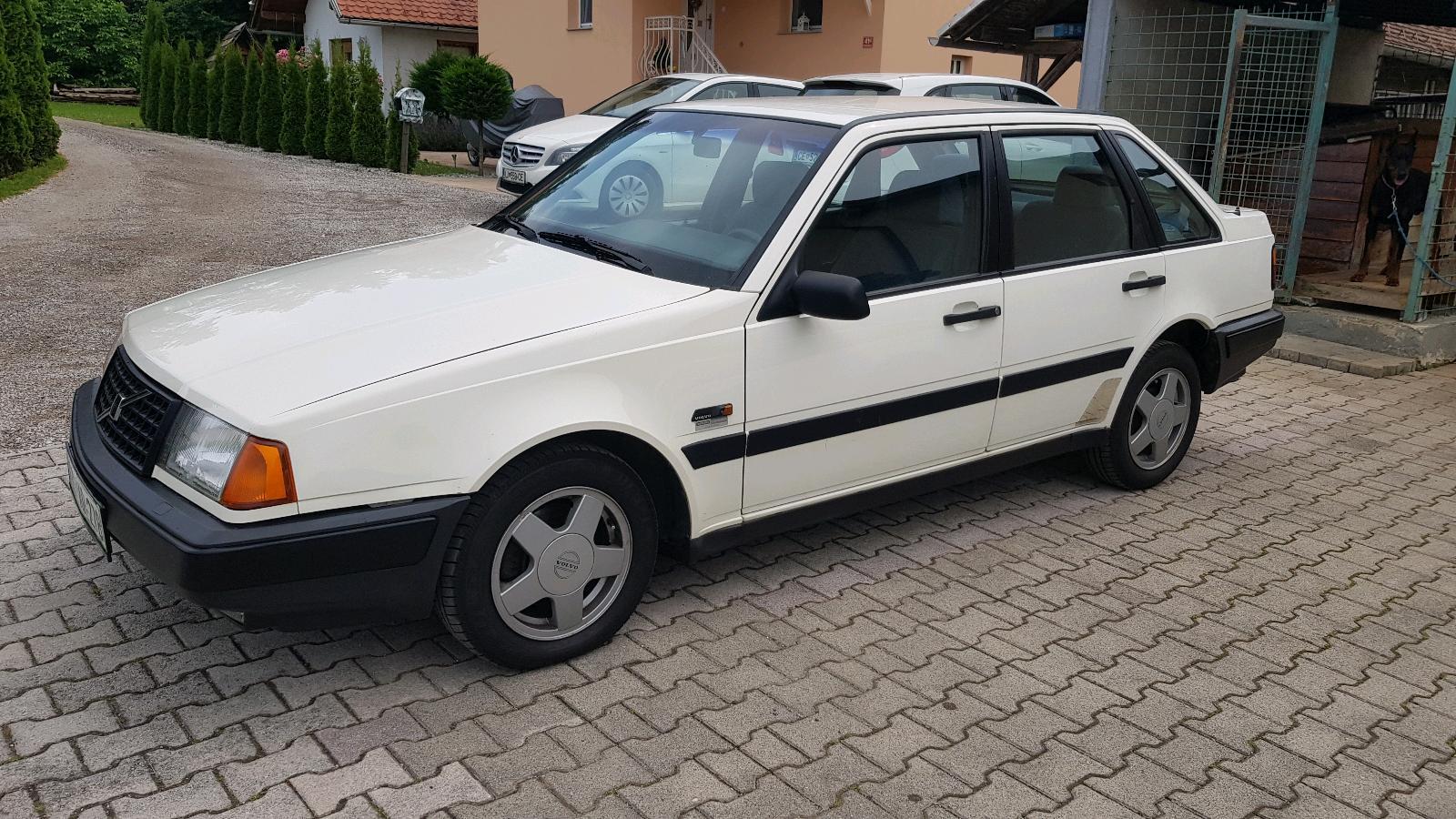 Abbildung des Autos Volvo 440 GL