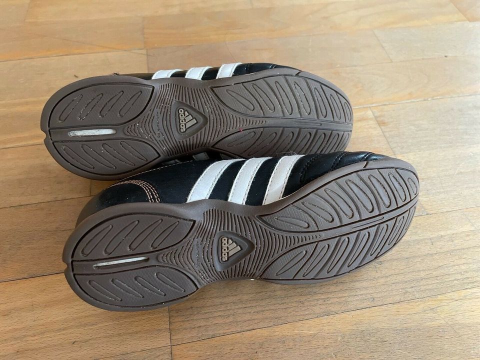 Fußball Hallenschuhe Adidas Gr 32 in Feucht