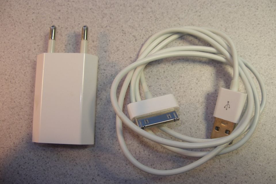 APPLE LIGHTNING TO HEADPHONE JACK - NEU in Niederdürenbach