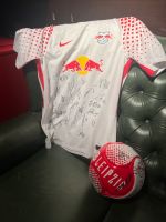 RB Leipzig T-Shirt und Ball Unterschriften handsigniert Sachsen-Anhalt - Jeßnitz Vorschau