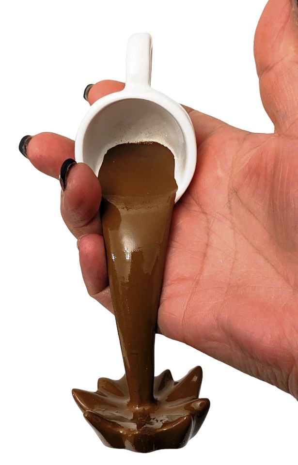 Designer Skulptur Kaffeetasse Mocca verschüttet Hingucker M in Leipzig