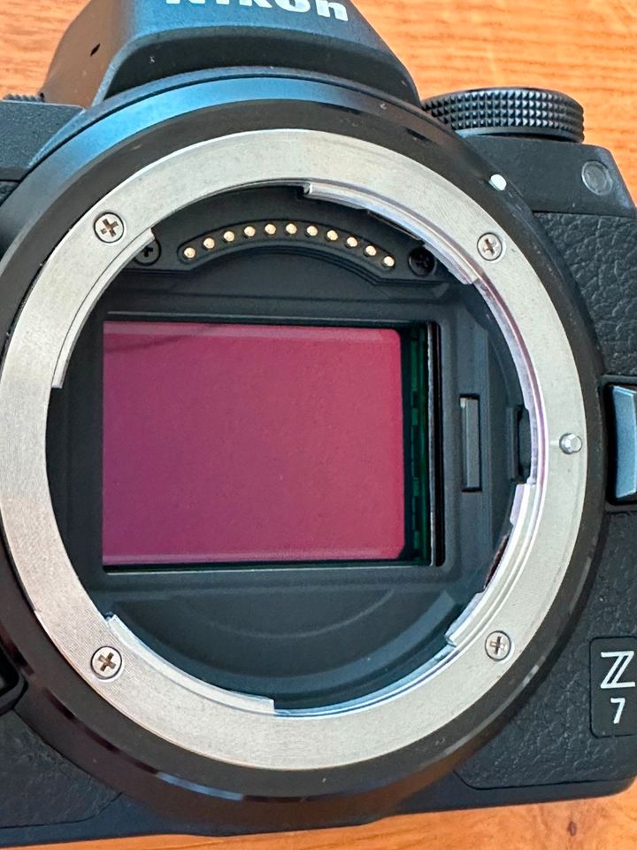 Nikon Z7 inkl. Speicherkarte + zusätzlicher Akku in Aislingen