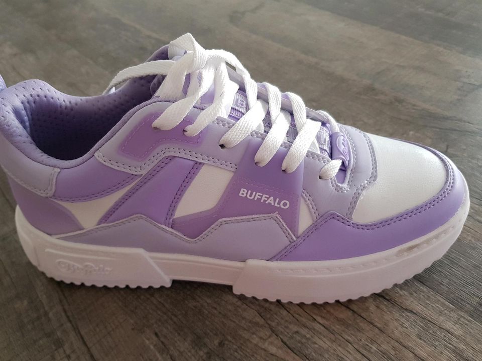 Buffalo sneaker gr 39 in lila in Moers