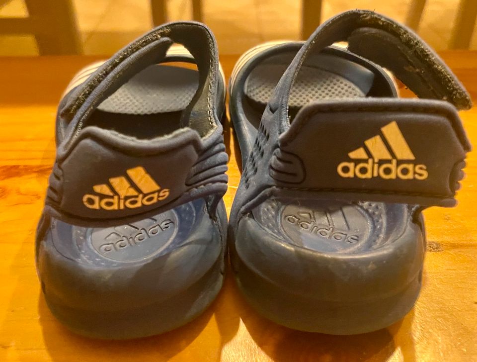 Adidas Sandalen Größe 24 in Fredersdorf-Vogelsdorf