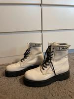 Tommy Jeans Boots Niedersachsen - Neubörger Vorschau