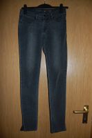 Levis Jeans Mid Rise Skinny 25 grau schwarz Schleswig-Holstein - Kiel Vorschau