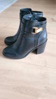Schwarze Stiefeletten mit Absatz von Buffalo Hessen - Buseck Vorschau
