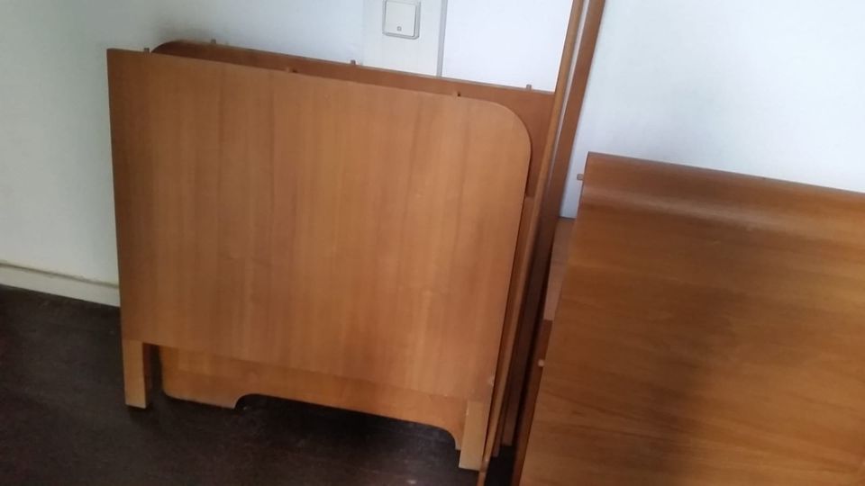 Doppelbett aus Holz, Eigenanfertigung vom Möbeltischler in Halle