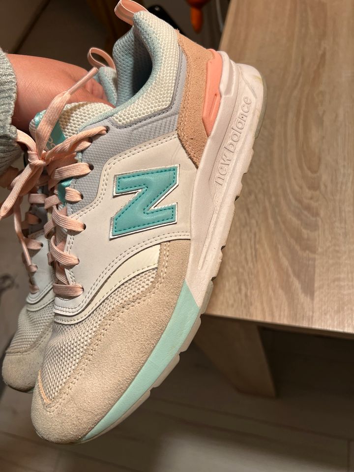 New Balance Sneaker Größe 40 in Reichenbach an der Fils