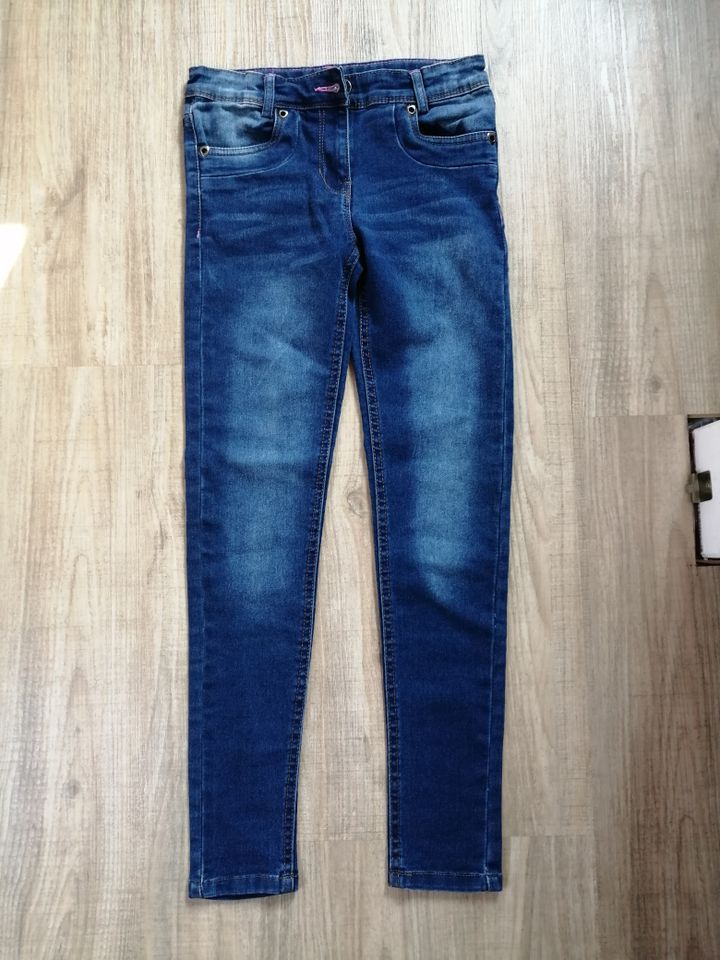 Jeans Hose 146 Yigga in Rövershagen