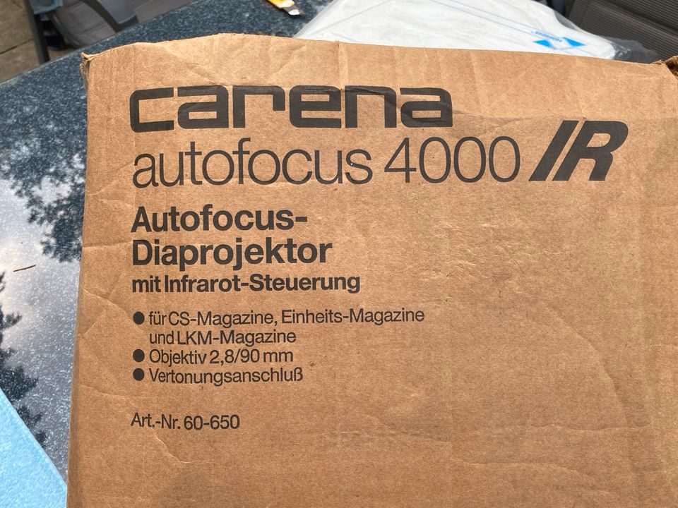 Carena Autofocus 4000 IR Diaprojektor mit Infrarot-Steuerung in Düsseldorf