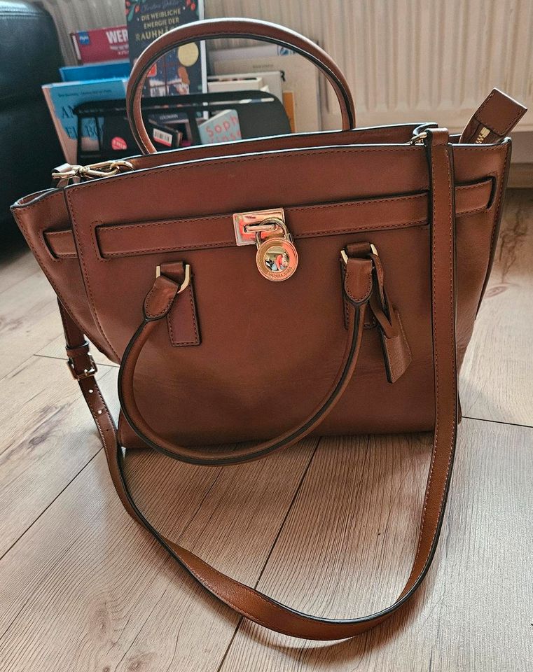 Michael Kors Tasche Birkin braun in Hösbach