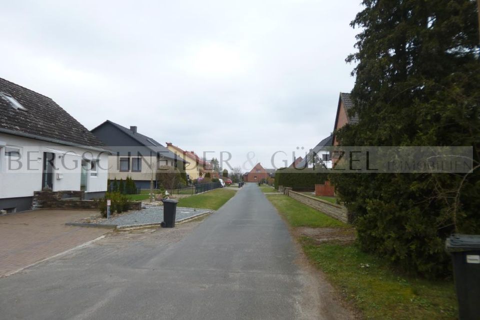 *Vollunterkellertes Ein- Zweifamilienhaus mit Balkon, Wintergarten und Garage in Dörverden* in Dörverden