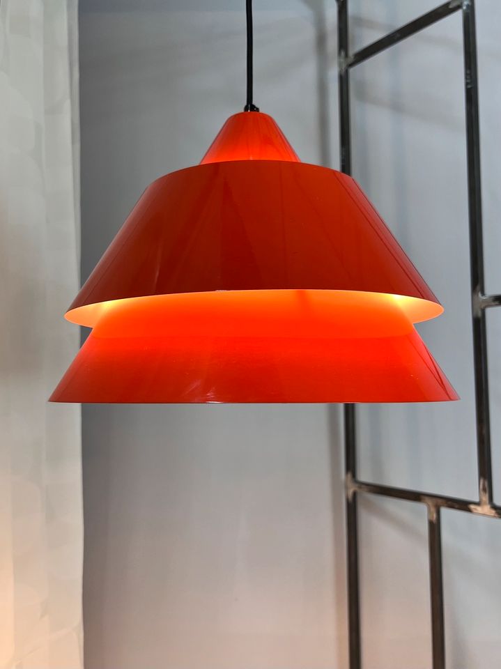 Jo Hammerborg für Fog & Morup "Red Zone" Hängelampe Metall rot Dänische Mid Century Ära Küchenlampe Esstischlampe Deckenlampe Designerlampe Rarität Seltenheit Klassiker in Berlin