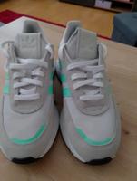 Adidas Sneaker Damen Turnschuhe Sportschuhe neuwertig Gr. 39 Sachsen - Plauen Vorschau