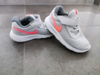 Sneaker von Nike / Kinderschuhe / Sportschuhe in Gr. 22, eher 21 Baden-Württemberg - Brühl Vorschau