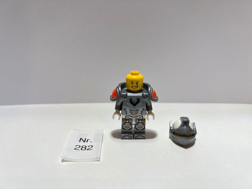 Lego NEXO KNIGHTS Minifiguren  Konvolut 9 in Stolberg (Rhld)