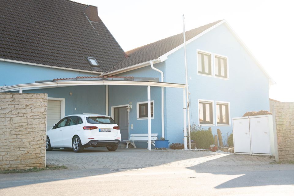 Großzügiges Einfamilienhaus mit Einliegerbereich in Kolitzheim