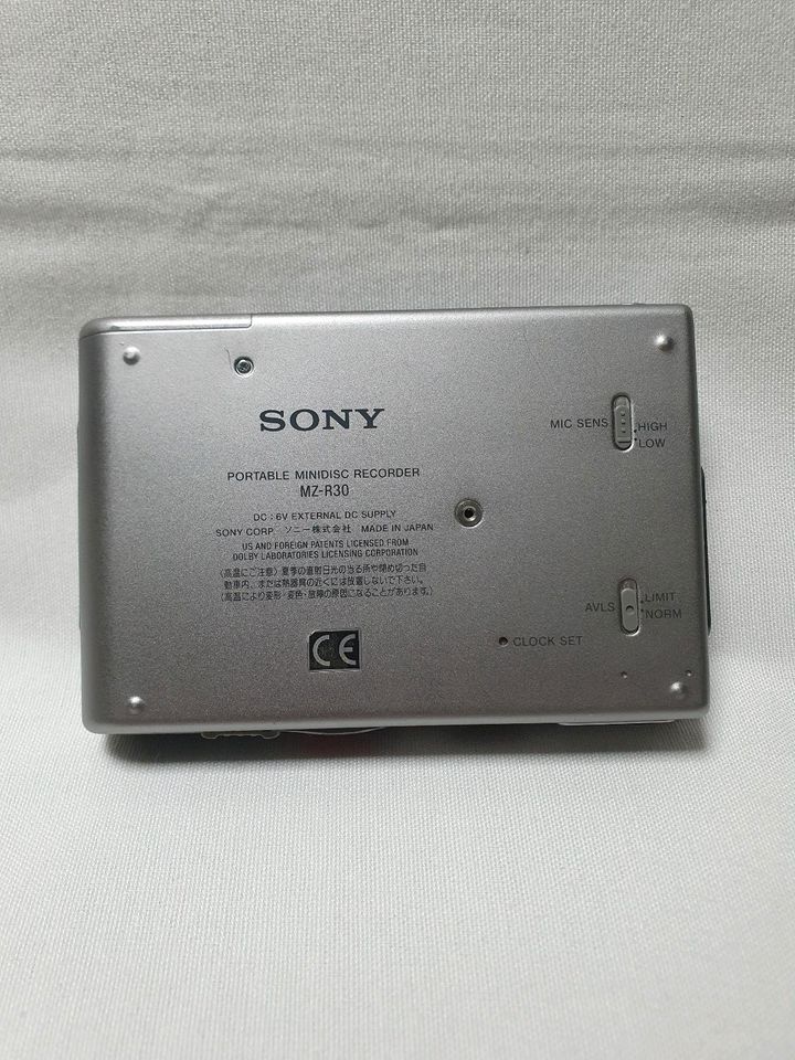 Sony MZ-R30 MD Mini Disc Walkmann mit Tasche/ Ladegerät/ Akkus in Freilassing