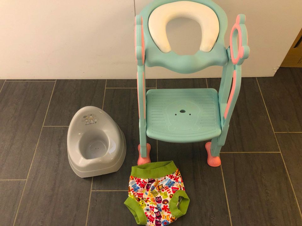 Töpfchentrainer/Kinder-WC mit Treppe/Petit Lulu Überhose/Töpfchen in  Nordrhein-Westfalen - Ibbenbüren, Babyausstattung gebraucht kaufen