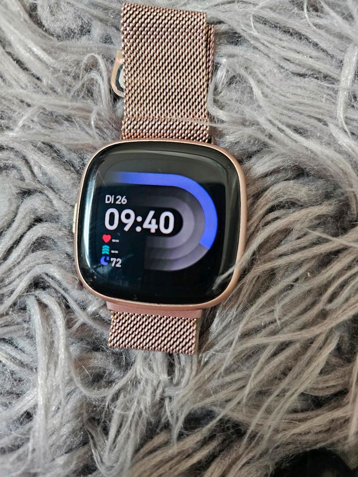 Fitbit Versa 4 in Bad Sooden-Allendorf