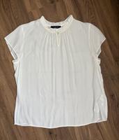 Bluse/kurzärmlige Bluse Größe 46 neu Berlin - Treptow Vorschau