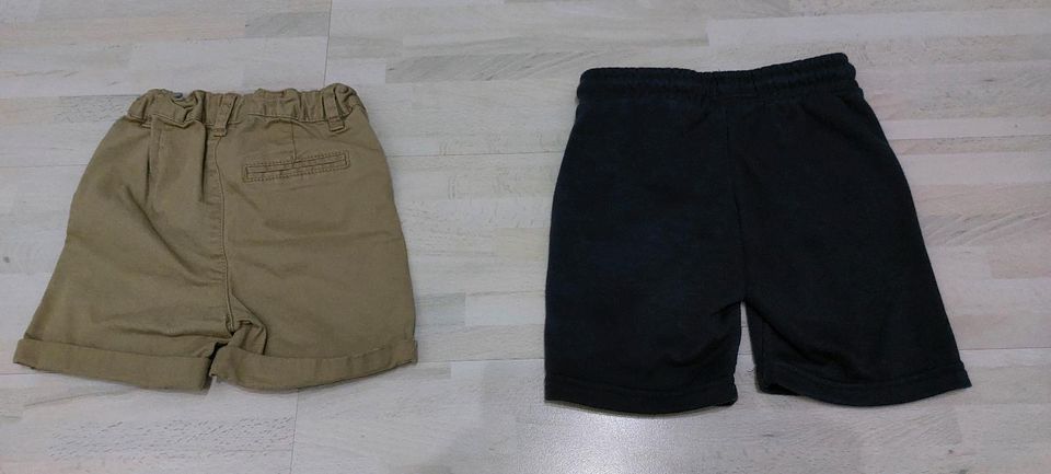 Verschiedene Shorts Gr. 104 ab 2,50€ in Wölfersheim