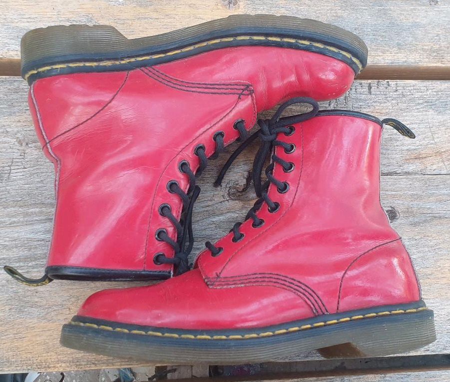 Dr Martens 1460 Pascal Rot Patent Lamper 8 Loch Stiefel Gr. 38 in Frankfurt am Main