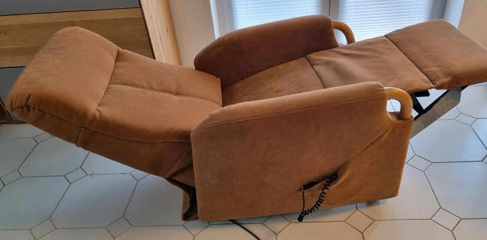 Hukla Sessel, elektrisch mit Aufstehhilfe in Bad Zwischenahn