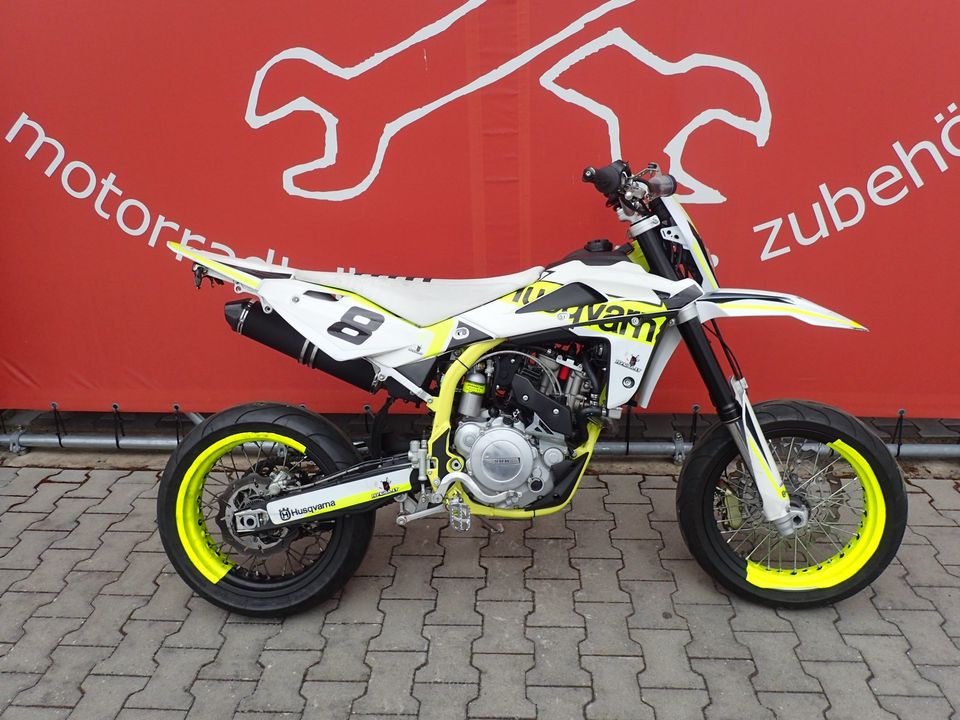 SWM SM 500 R Unfall 34Ps A2 Supermoto in Mantel