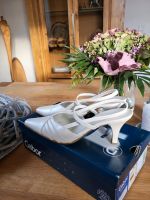 ♡Gabor Pumps Braut Hochzeit Schuhe Gr 37.5 Hessen - Morschen Vorschau