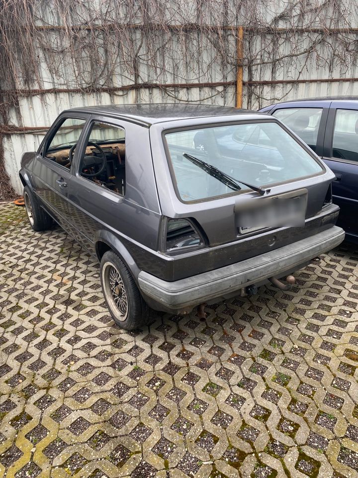 Golf 2 Bastelfahrzeug Projektauto Papiere vorhanden in Groitzsch