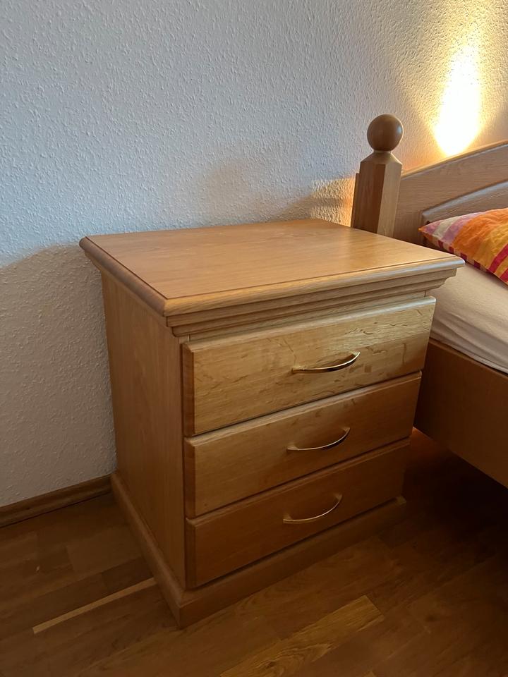 Eichenbett Bauernbett Landhausstil Tischler Vollmassiv Kommode in Ankum