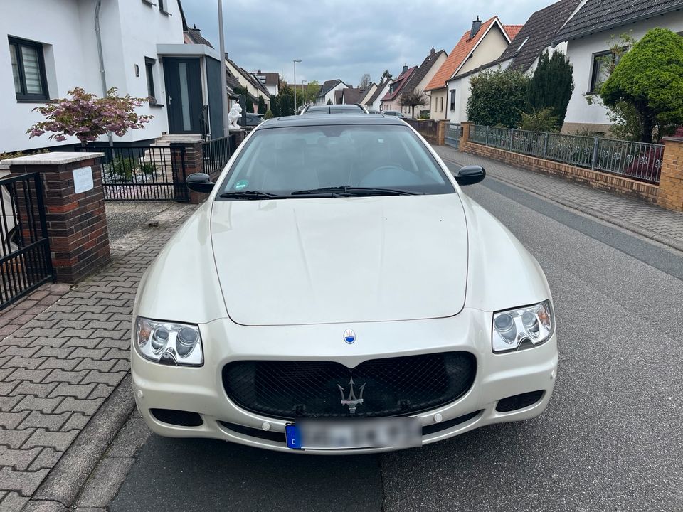 Maserati Quattroporte Sport GT - ZF Getriebe - Sonderlackierung in Rüsselsheim
