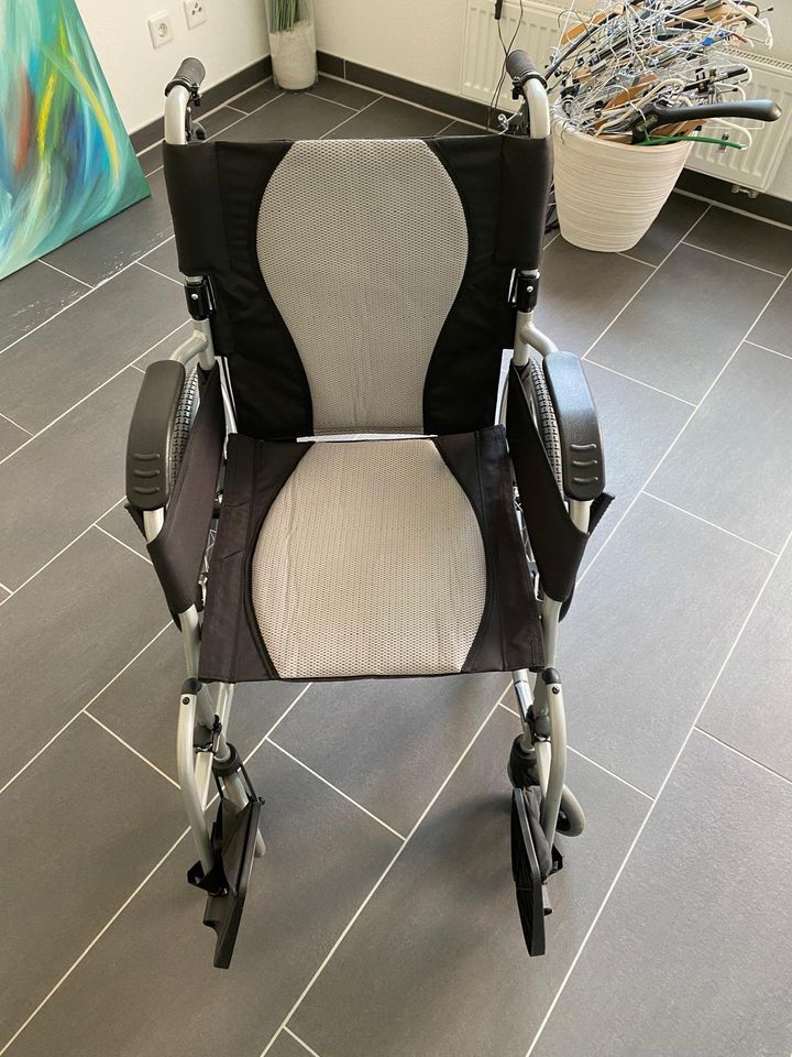 Ultraleichtgewicht-Rollstuhl | ungebraucht in Krefeld