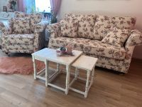 Sofa Zweisitzer und Sessel mit Blumen so gut wie neu Landhausstil Niedersachsen - Bassum Vorschau