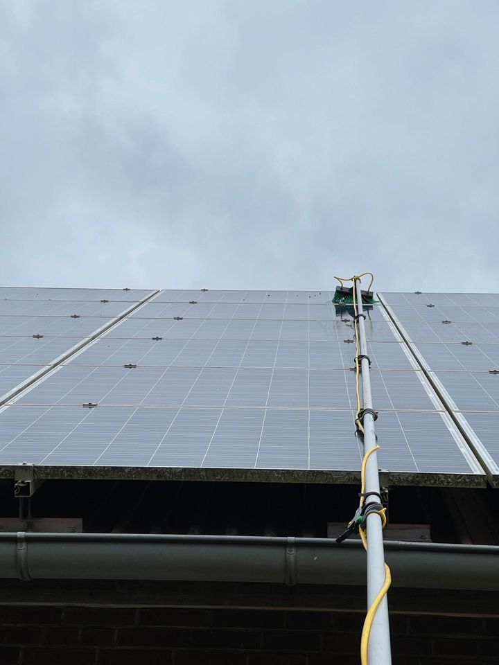 Reinigung von Solar / Photovoltaikanlagen zum Festpreis in Handewitt