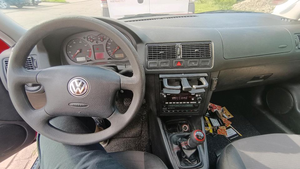VW Golf 4 Variant  1.4 Benzin in Pfinztal