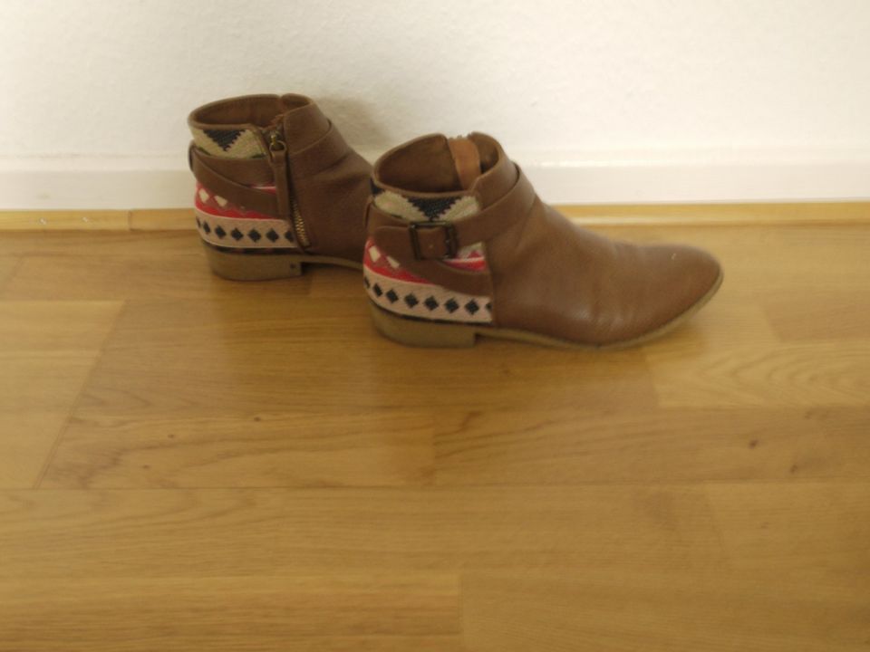 Schöne Stiefeletten in Essen