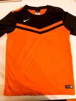 Nike dri fit T-Shirt 146/158 Hessen - Lahntal Vorschau