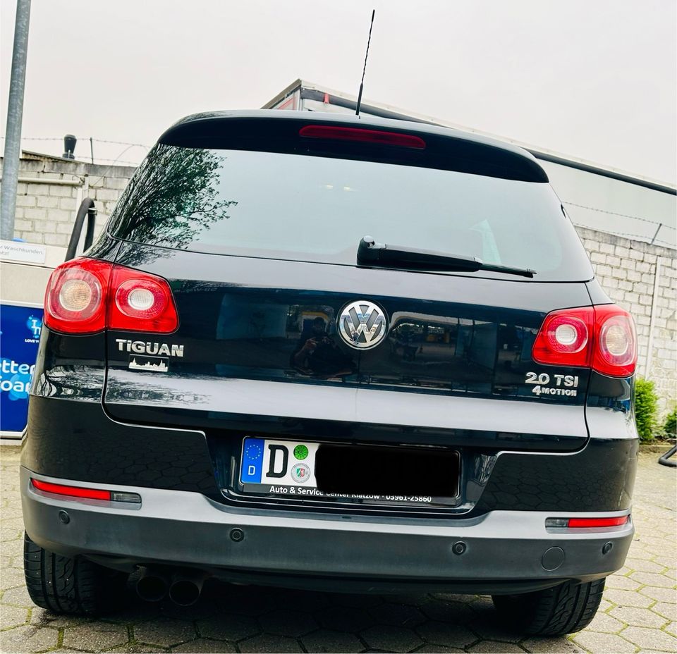 Volkswagen Tiguan 2.0 TSI DSG 4Motion AUTOMATIK Park-Assistent in Düsseldorf